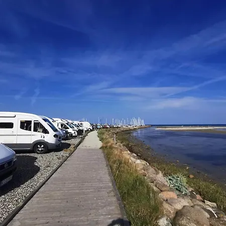 5 Person In * Hadsund