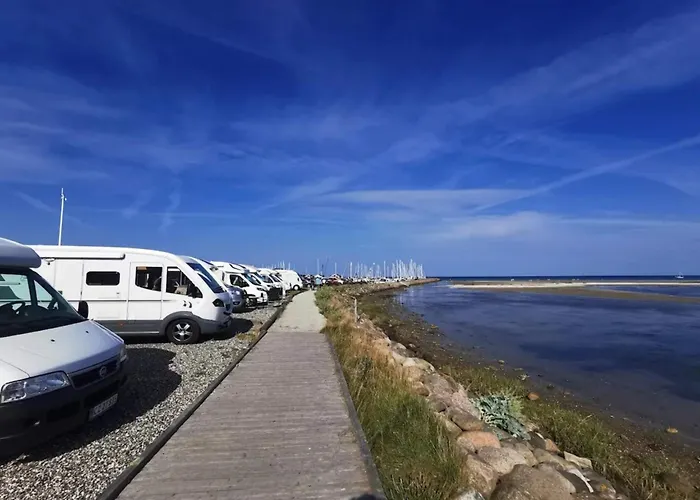5 Person In * Hadsund